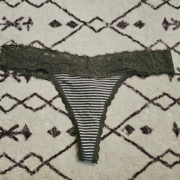 Aeri Superchill Cotton Eyelash Lace Thong Underwear - Picture 3 of 5